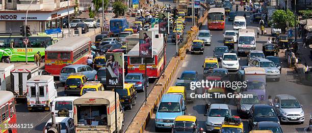 Traffic congestion on downtown highway to Bandra, Andheri and Santacruz and access route to the BKC Complex in Mumbai, India