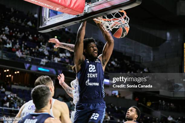 Alex Poythress of Zenit St Petersburg dunks the ball during the Turkish Airlines EuroLeague match between Real Madrid and Zenit St Petersburg at...