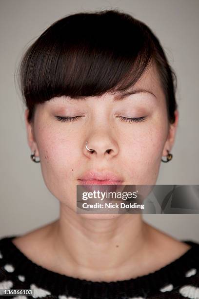 gl head shots 164 - pendiente de la nariz fotografías e imágenes de stock