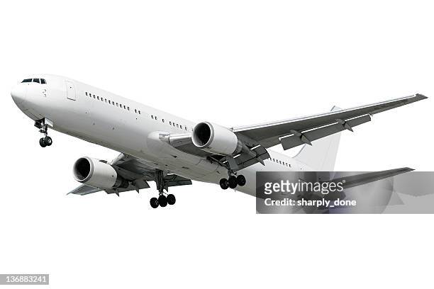 xxl-jet passagierflugzeug landung auf weißem hintergrund - flugzeug stock-fotos und bilder