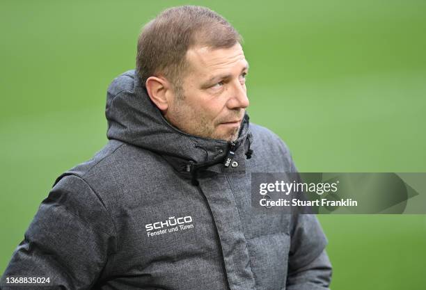 Frank Kramer, head coach of Bielefeld looks on during the Bundesliga match between DSC Arminia Bielefeld and Borussia Mönchengladbach at Schueco...