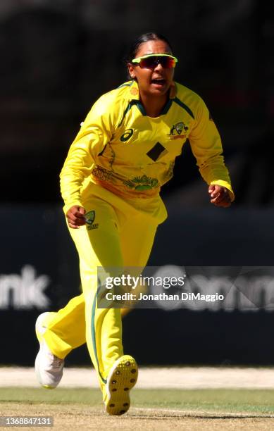 Alana King of Australia bowls during game two of the Women's Ashes One Day International series between Australia and England at Junction Oval on...