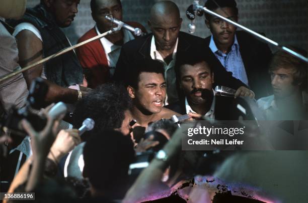Muhammad Ali Ror Muhammad Ali Heavyweight Title Photos and Premium High Res Pictures ...