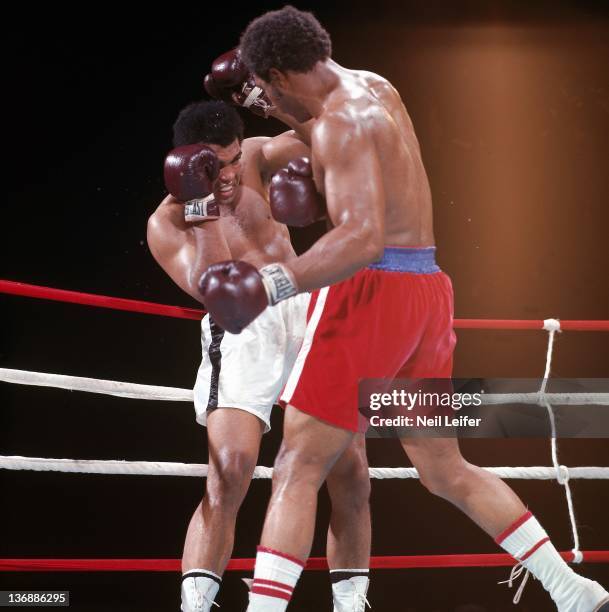 Boxing: WBC/ WBA World Heavyweight Title: Muhammad Ali in action vs George Foreman during fight at Stade du 20 Mai. Kinshasa, Zaire CREDIT: Neil...