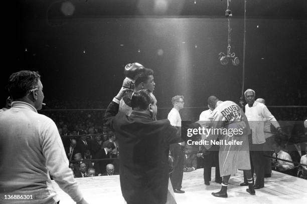 Boxing Victorious 14 Victor Scalzo Stock Photos, High-Res Pictures, and Images - Getty Images