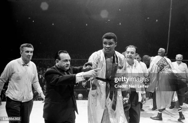 Boxing Victorious 14 Victor Scalzo Stock Photos, High-Res Pictures, and Images - Getty Images