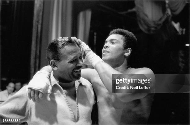 Ray Muhammad Muhammad Ali Sugar Ray Photos and Premium High Res Pictures - Getty Images