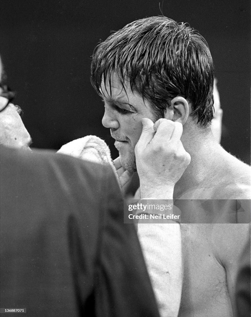 Closeup of Jerry Quarry sustaining bleeding cut eye injury during ...