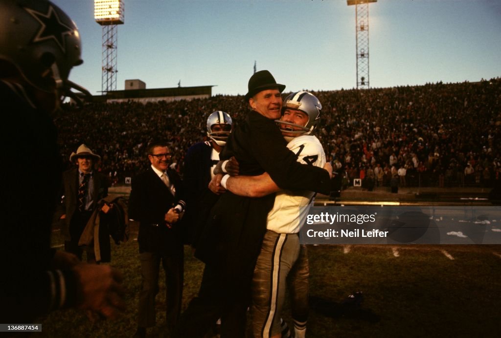 Dallas Cowboys head coach Tom Landry and QB Craig Morton victorious