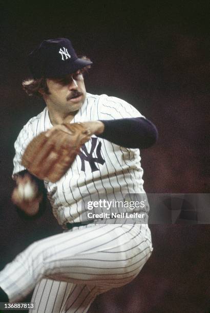 Baseball: New York Yankees Catfish Hunter in action, pitching vs Boston Red Sox at Yankee Stadium. Bronx, NY 5/22/1976 CREDIT: Neil Leifer