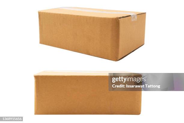 brown cardboard box isolated on white background - box packaging mockup foto e immagini stock