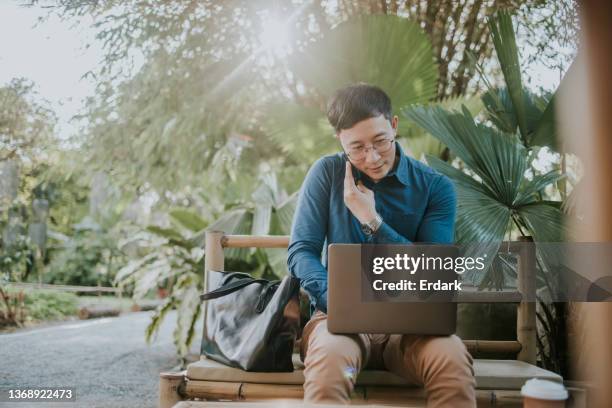 busy salesman on working day in coffee shop. - formal garden imagens e fotografias de stock