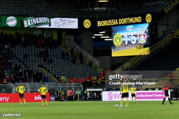 Players of Borussia Dortmund challenges react during the Bundesliga match between Borussia Dortmund and Bayer 04 Leverkusen at Signal Iduna Park on...