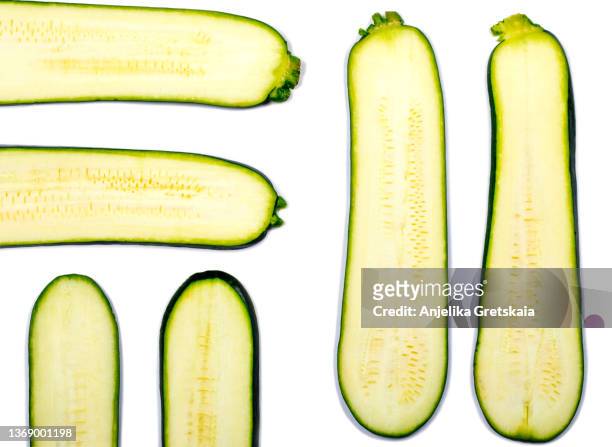 fresh slices of zucchini. - calabacín fotografías e imágenes de stock