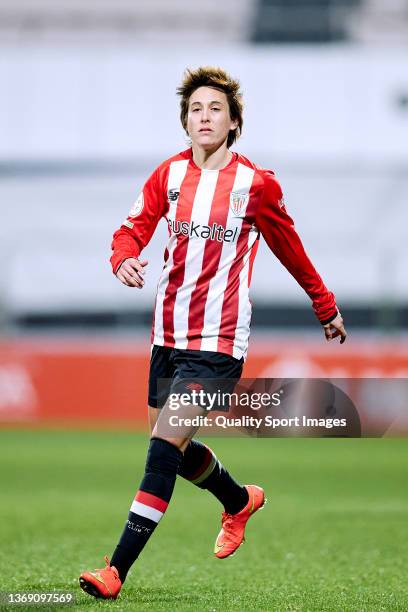 Erika Vazquez of Athletic Club looks on during the Primera Division Femenina match between Athletic Club and SD Eibar at Instalaciones de Lezama...