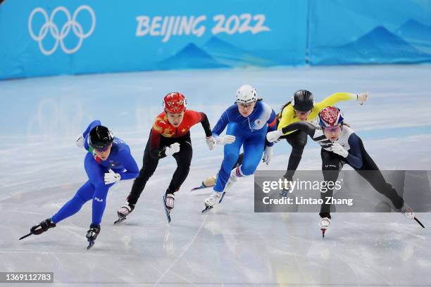 Arianna Fontana of Team Italy, Yuting Zhang of Team China, Sofia Prosvirnova of Team ROC, Hanne Desmet of Team Belgium and Minjeong Choi of Team...