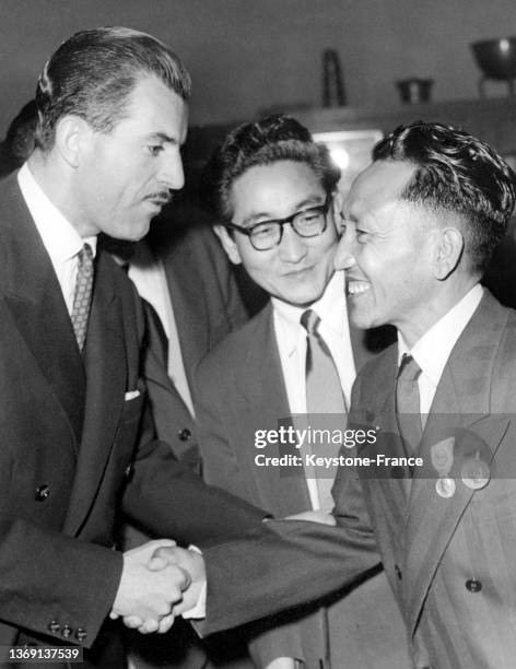 Rencontre entre Maurice Herzog et Ang Tharkay, le 2 avril 1953.