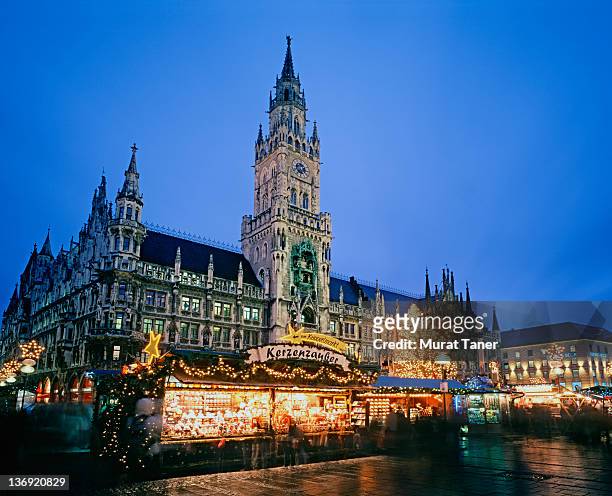 munich christmas market - marienplatz fotografías e imágenes de stock
