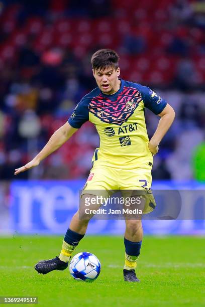 Jorge Mere of America drives the ball during the 4th round match between America and Atletico San Luis as part of the Torneo Grita Mexico C22 Liga MX...