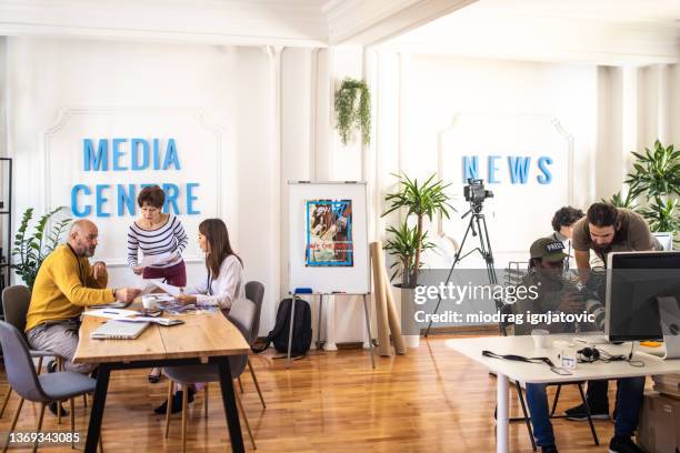 Editorial Team Example 12,082 Editorial Staff Stock Photos, High-Res Pictures, and Images ...