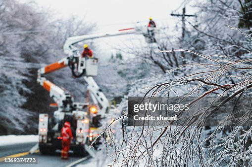 Restoring Power During Ice Storm Restoring Power During Ice Storm