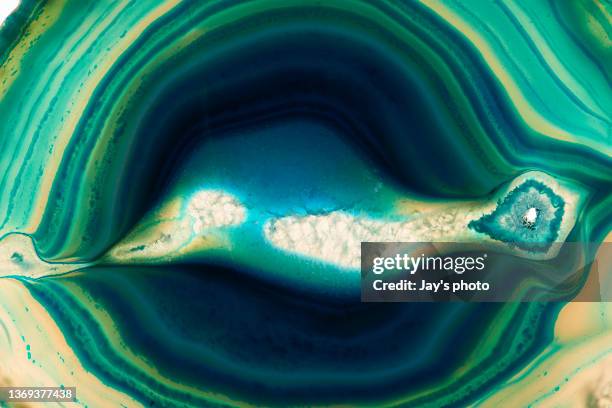 texture pattern on marble of stone surface of agate slice. - silicaat stockfoto's en -beelden