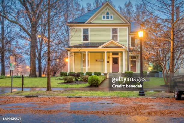 house raleigh north carolina usa - raleigh stockfoto's en -beelden