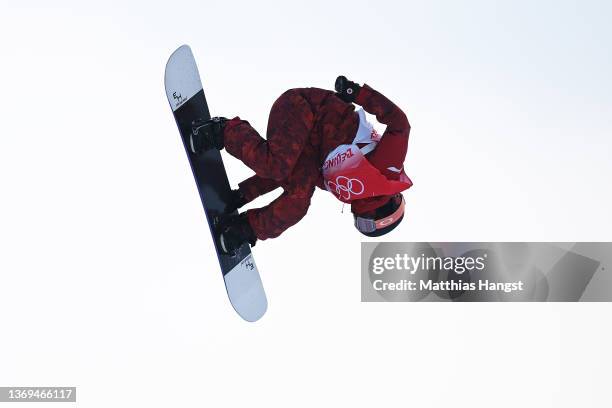 Elizabeth Hosking of Team Canada performs a trick during the Women's Snowboard Halfpipe Qualification on Day 5 of the Beijing 2022 Winter Olympic...