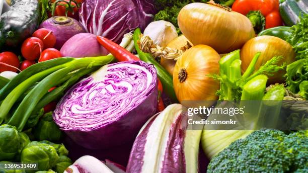 close-up of fresh vegetables - couve rouxa imagens e fotografias de stock