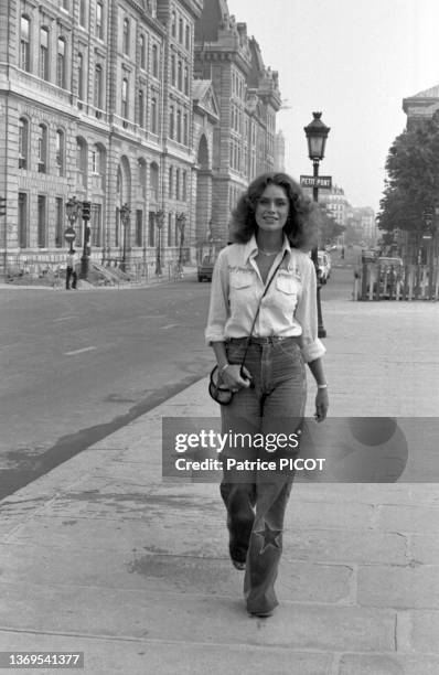 Actrice française Corinne Cléry à Paris en septembre 1975