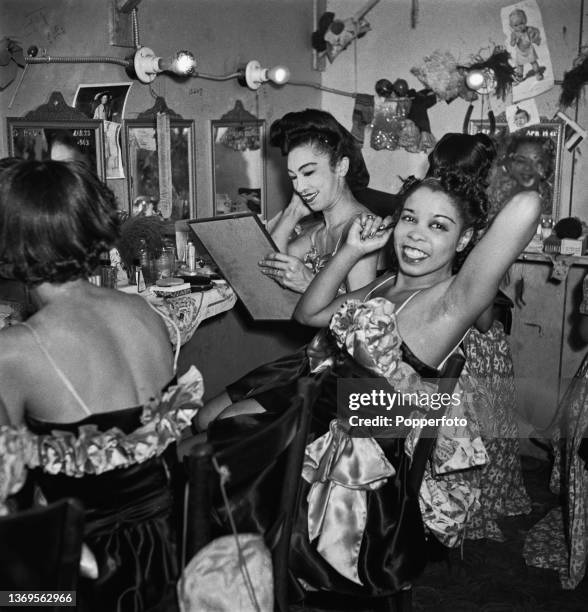 575 Lillian Black Photos & High Res Pictures - Getty Images