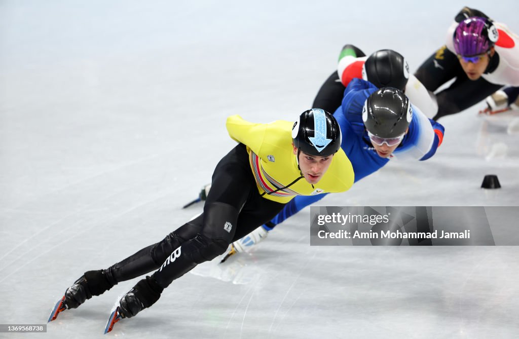 Team Roc Denis Airapetian of Team ROC and John-Henry Krueger of Team Hungary ...