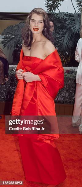 Brooke Shields arrives at the 55th Annual Golden Globes Awards Show, January 18,1998 in Beverly Hills, California.