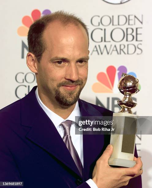 Winner Anthony Edwards backstage at Golden Globe Awards, January 18, 1998 in Beverly Hills, California.