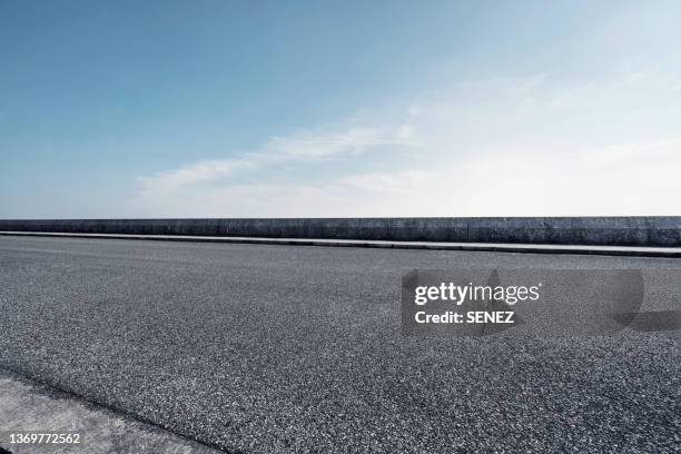 city empty over pass - highway side view stock pictures, royalty-free photos & images