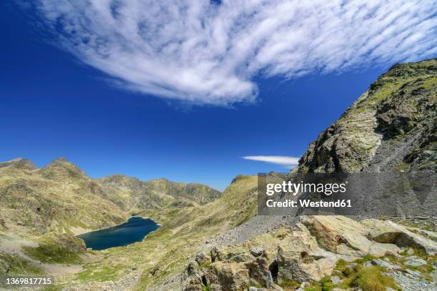 lac du basto lake at baisse de valmasque, mercantour national park, france - mercantour stockfoto's en -beelden