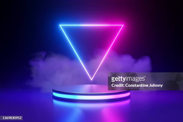 glowing futuristic product display stand podium against smoky background - telón de fondo fotografías e imágenes de stock