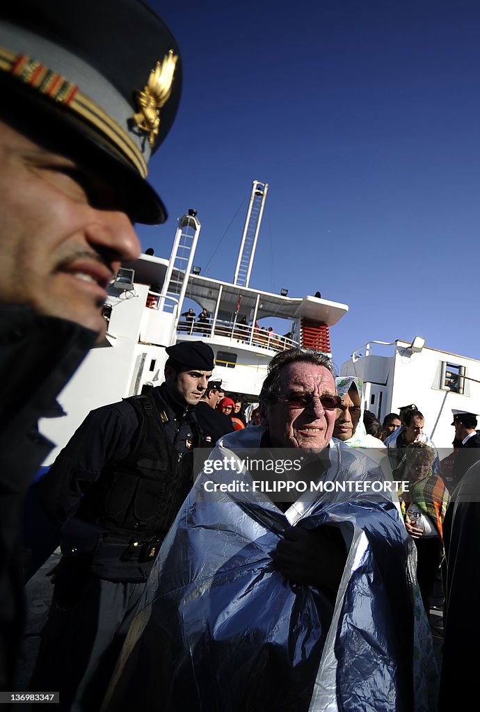 Passengers of the Costa Concordia arrive