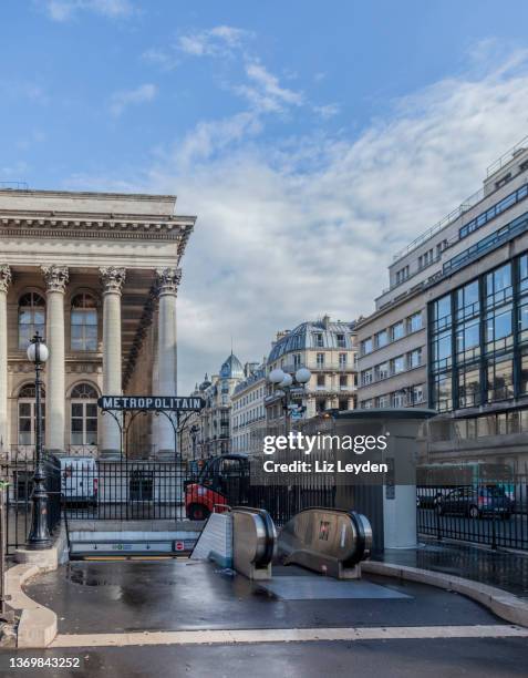 exchange / bourse metro station, paris - bourse stock pictures, royalty-free photos & images