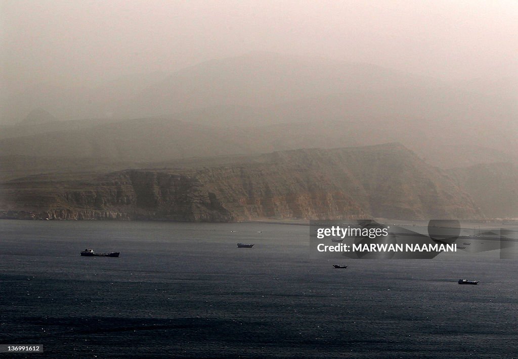 Dhows, fishing boats and cargo ships are