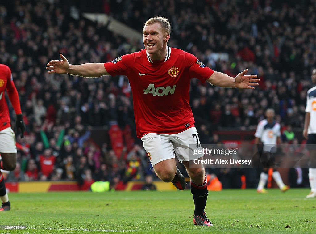 Manchester United v Bolton Wanderers - Premier League