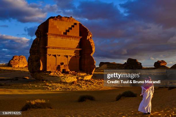 saudi arabia, alula nabatean tomb - old saudi man stock pictures, royalty-free photos & images