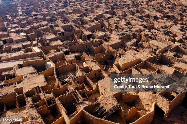saudi arabia, alula, archaeologic site of old town - vieille ville photos et images de collection