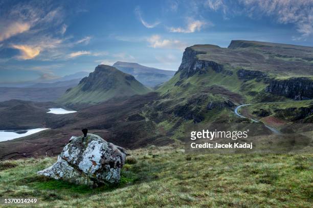 the quiraing landslide in northern scotland, isle of skye - scozzese foto e immagini stock