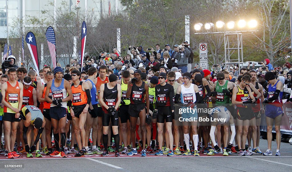 The mens field prepares to start the U.S. Marathon Olympic Trials on