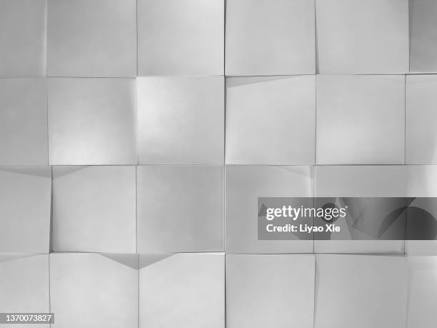 block tile wall - insight tv fotografías e imágenes de stock