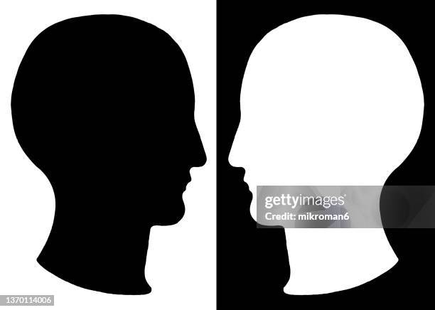 outlines of profile of a human head - man silhouette profile stock pictures, royalty-free photos & images