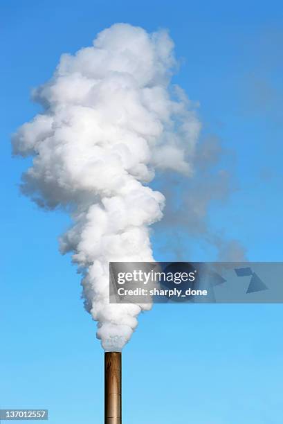 xxl la contaminación del aire - chimenea industrial fotografías e imágenes de stock