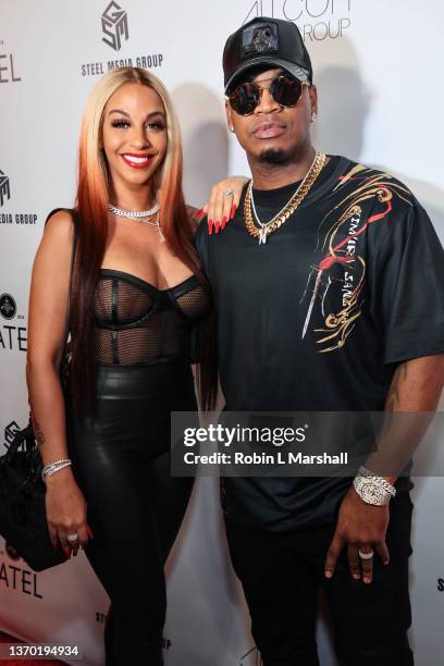 Singer Ne-Yo and wife Crystal Renay attend The Ultimate Big Game Experience hosted by Michael Irvin and Ne-Yo at Tatel Beverly Hills on February 11,...