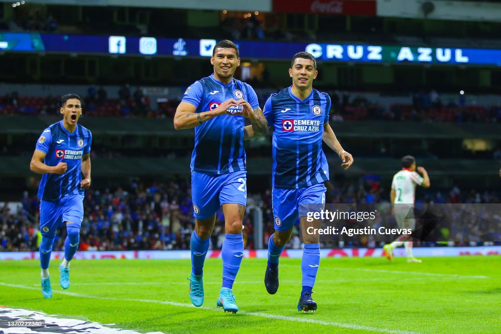Cruz Azul v Necaxa - Torneo Grita Mexico C22 Liga MX